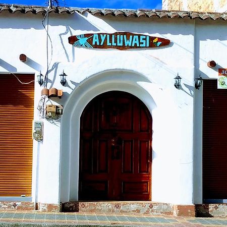 Aylluwasi Guesthouse オタバロ エクステリア 写真