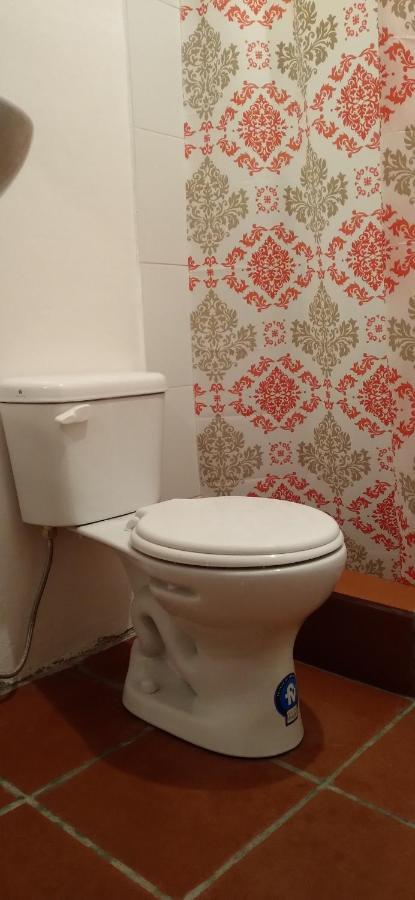 Aylluwasi Guesthouse オタバロ エクステリア 写真