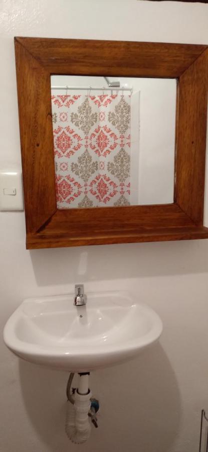 Aylluwasi Guesthouse オタバロ エクステリア 写真