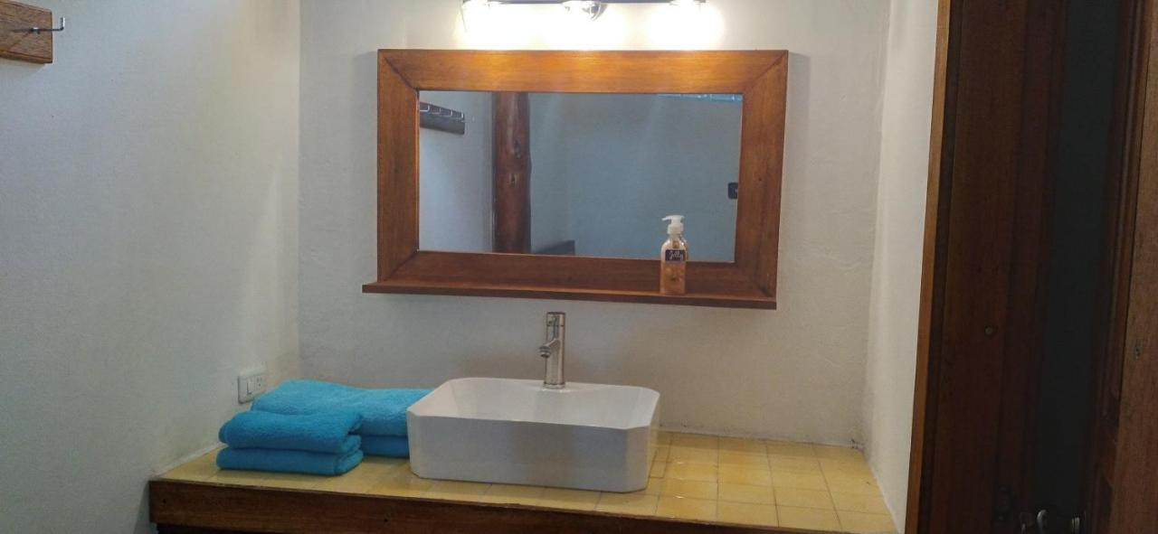 Aylluwasi Guesthouse オタバロ エクステリア 写真