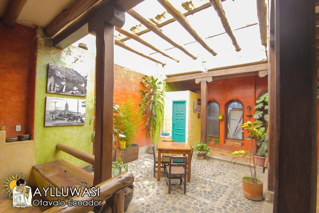 Aylluwasi Guesthouse オタバロ エクステリア 写真