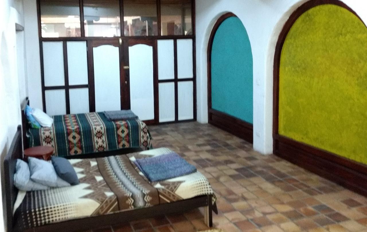 Aylluwasi Guesthouse オタバロ エクステリア 写真