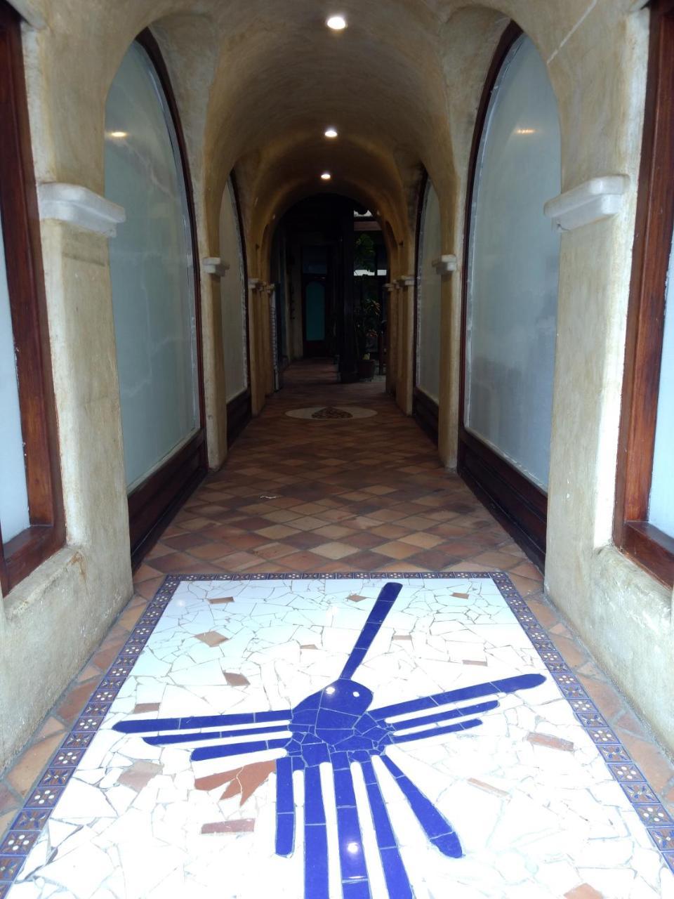 Aylluwasi Guesthouse オタバロ エクステリア 写真