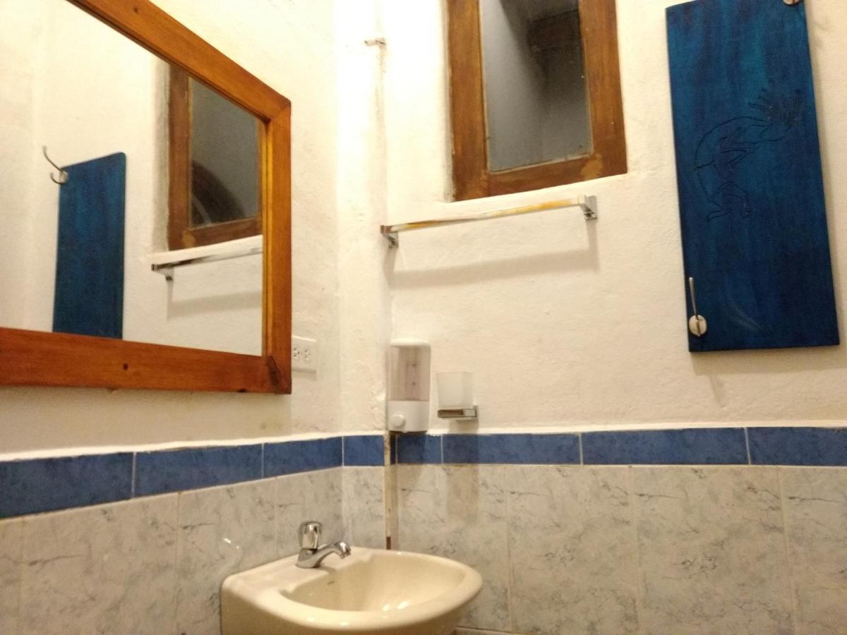 Aylluwasi Guesthouse オタバロ エクステリア 写真