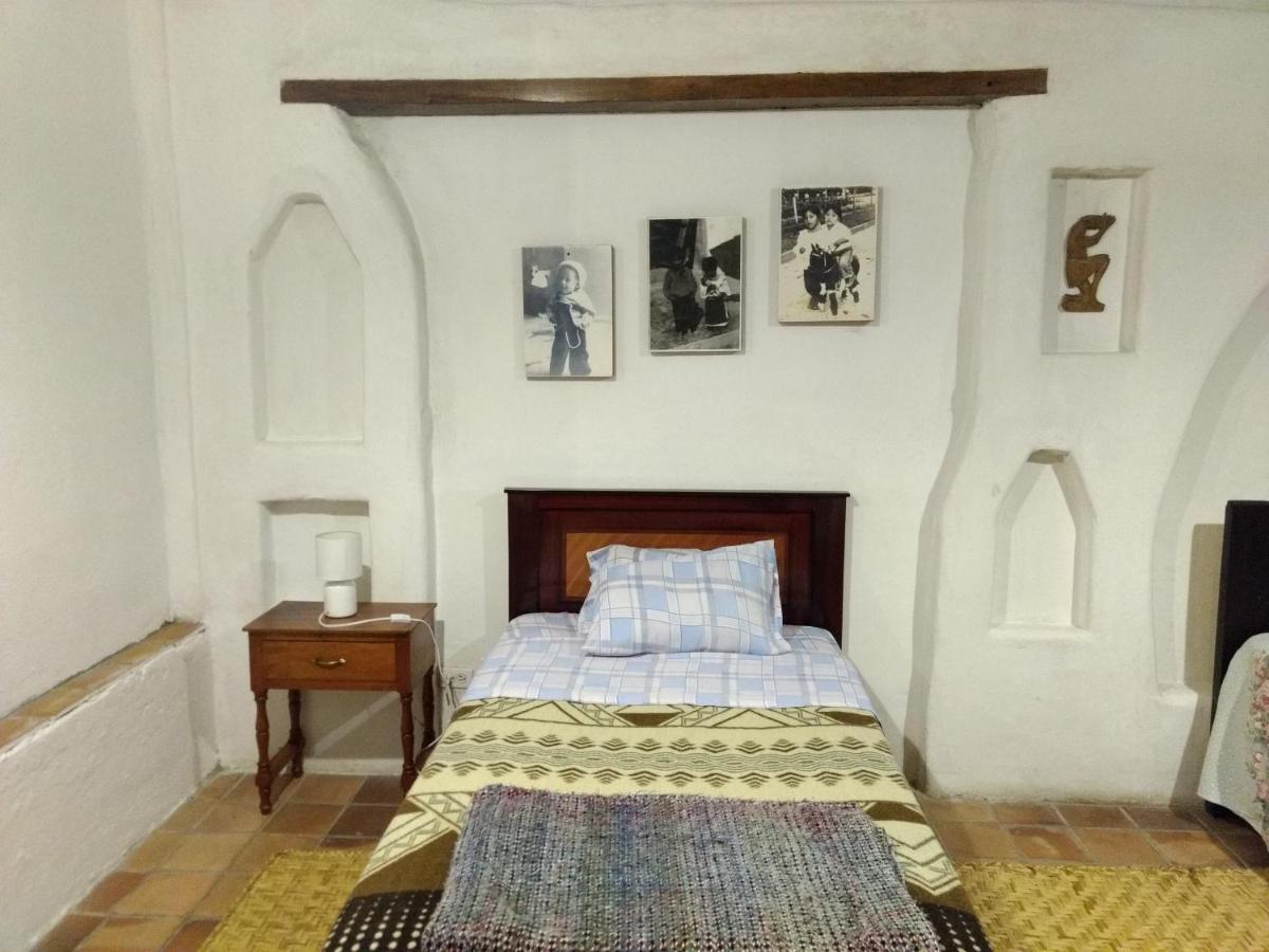Aylluwasi Guesthouse オタバロ エクステリア 写真