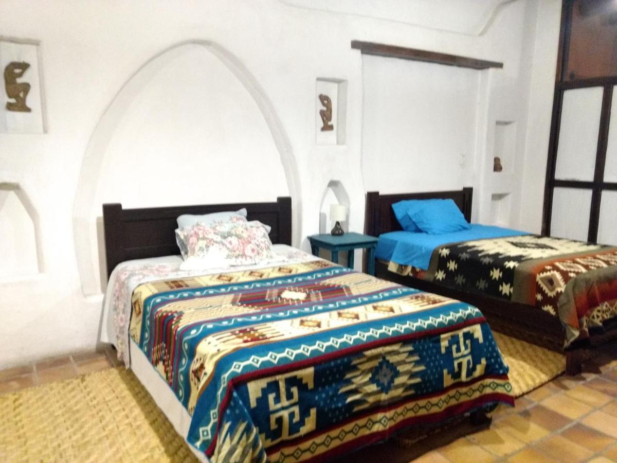 Aylluwasi Guesthouse オタバロ エクステリア 写真