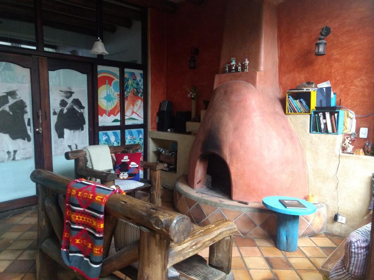 Aylluwasi Guesthouse オタバロ エクステリア 写真